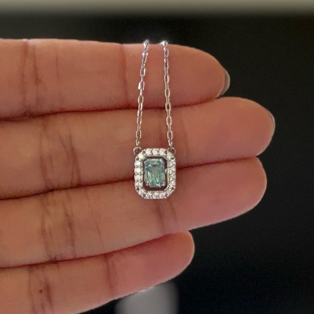 Swarovski Una necklace